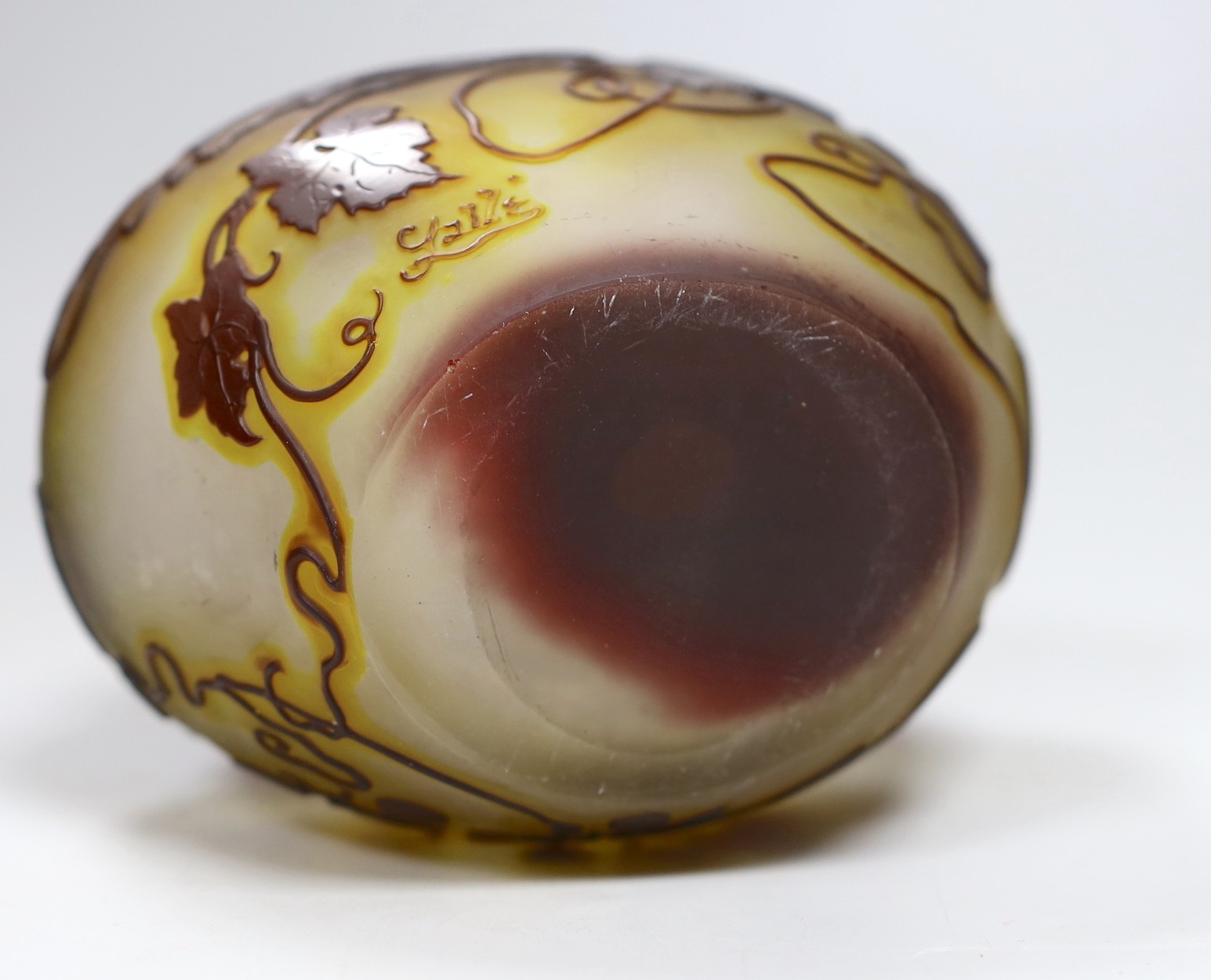 A signed Galle cameo glass vase, c.1910, 11cms high